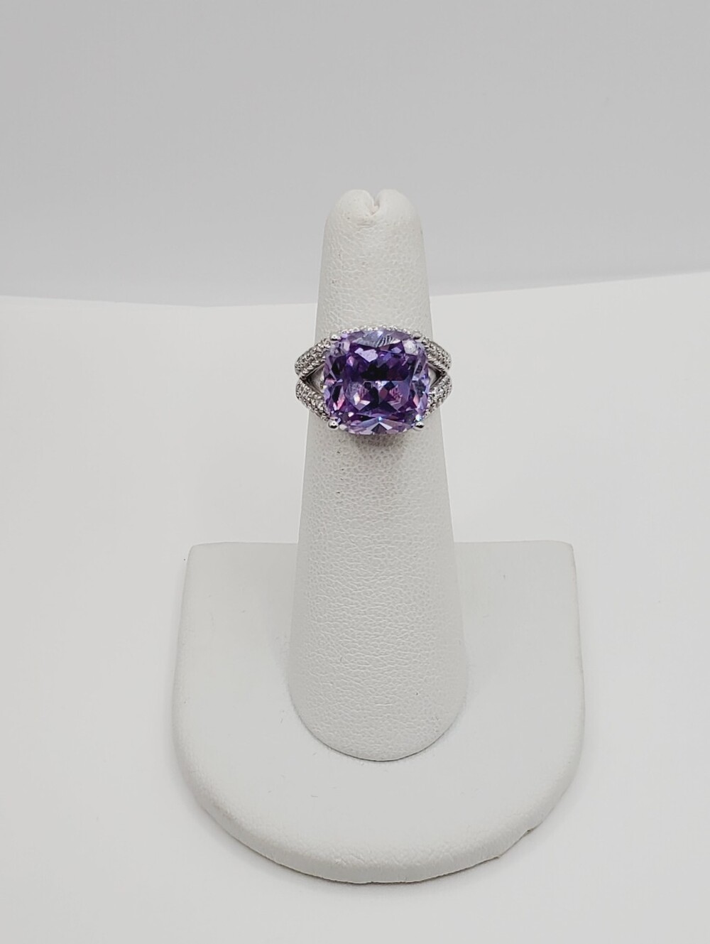 9.5 Carat Lavendar Cushion Cut Solitaire Ring - Rhodium Over 925 Sterling Silver - Picture 10 of 11